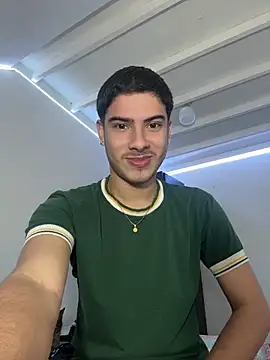ApoloGray   online show from May 21, 2026, 8:50 pm