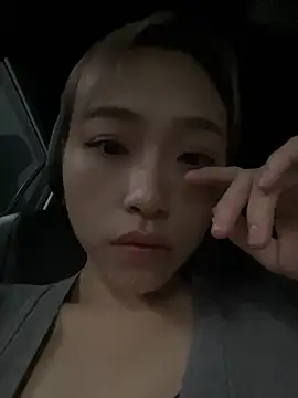 Mollyhappy1769 online show from April 21, 2026, 9:38 am