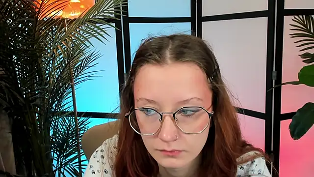 AmelieViolet online show from June 25, 2026, 3:15 am