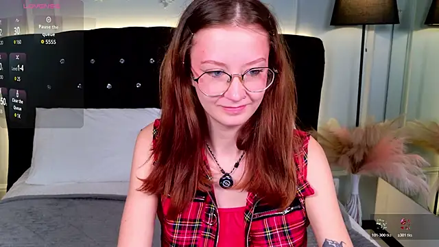 AmelieViolet online show from June 26, 2026, 11:05 am