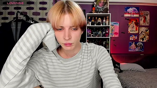 sweet peach    online show from June 19, 2026, 8:47 pm
