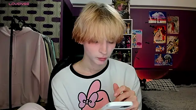 sweet peach    online show from July 4, 2026, 7:51 pm