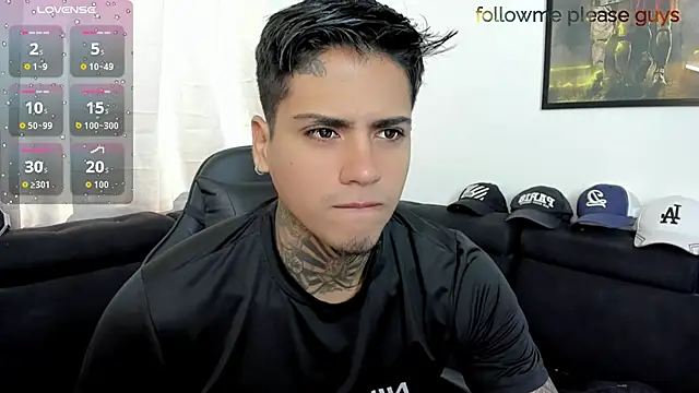 sweetlatinoboy online show from April 25, 2026, 12:41 pm