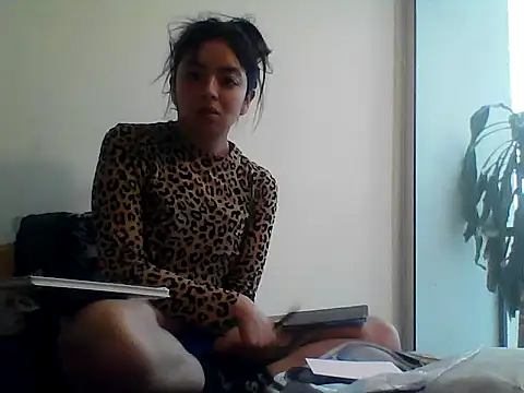 loveska4201 online show from March 18, 2026, 10:32 pm