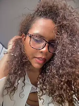 CurlyOopsieXXX online show from June 30, 2026, 9:37 pm