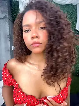 CurlyOopsieXXX online show from July 3, 2026, 9:32 pm