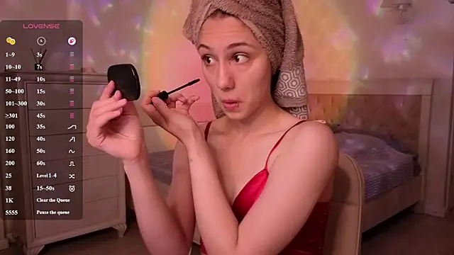MilaVey online show from June 12, 2026, 7:11 pm