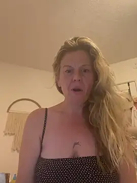 GwenWilde31 online show from May 31, 2026, 11:27 am