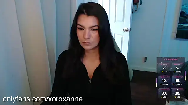 sweetRoxie online show from June 18, 2026, 6:13 pm
