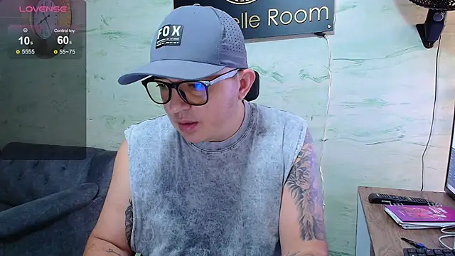 maximo daddy online show from April 20, 2026, 1:24 pm