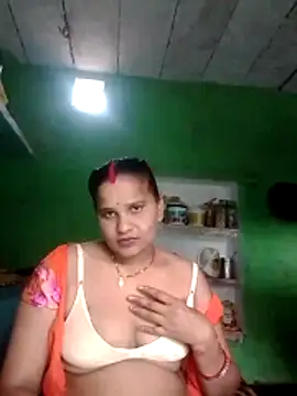 Shivani09900 online show from June 14, 2026, 2:46 am