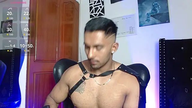 Snapshot of romanpearce_ chatting on April 30, 2026, 7:32 pm romanpearce online show from April 30, 2026, 7:32 pm