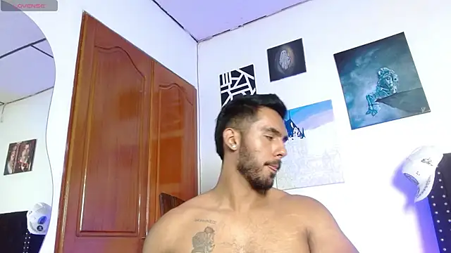 romanpearce  online show from June 25, 2026, 8:25 pm