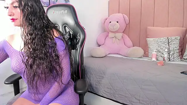 natalia vela online show from June 17, 2026, 1:21 pm