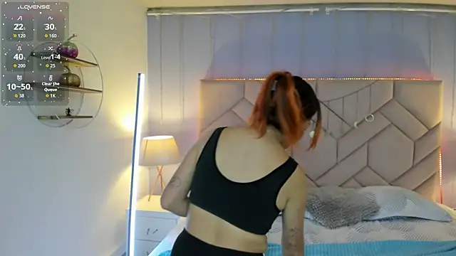 Snapshot of Emma_Monnet chatting on July 1, 2026, 3:40 am Emma Monnet online show from July 1, 2026, 3:40 am