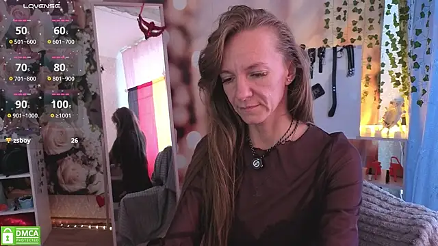 jesica mooonn online show from June 14, 2026, 4:57 am