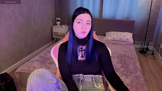 honey cherrry online show from June 18, 2026, 1:37 am