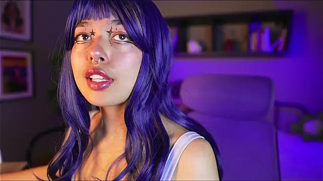 Saphyralux online show from May 14, 2026, 9:12 pm