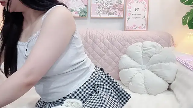 kittrnjpgirl online show from June 26, 2026, 1:44 am