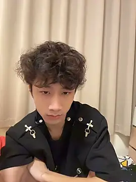 sexyboy-3525 online show from May 17, 2026, 5:13 pm