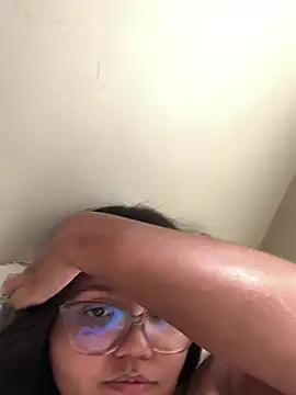 viviboraaaa online show from April 24, 2026, 3:58 pm