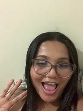 viviboraaaa online show from April 26, 2026, 2:53 am