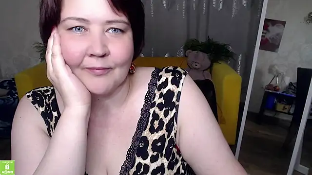 QUEEN02030 online show from June 15, 2026, 10:26 am