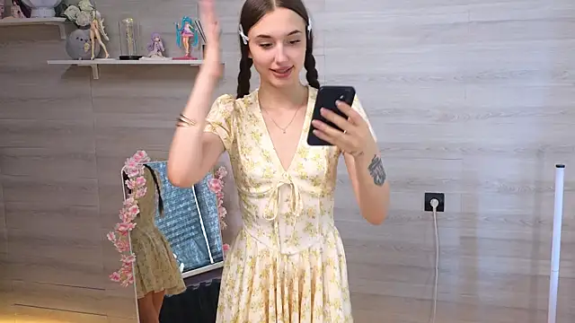 belle cute online show from June 11, 2026, 3:36 am