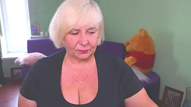 Milane Milky online show from June 5, 2026, 6:52 am