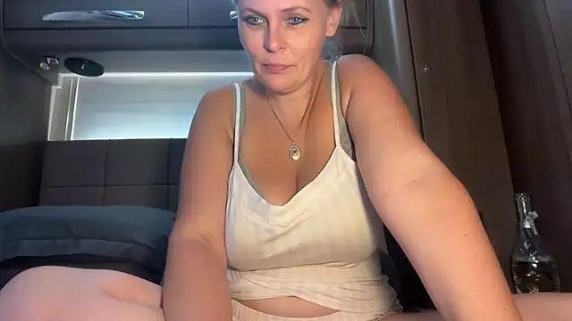 BustySwingingSlut online show from June 27, 2026, 8:15 pm