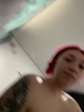 paulina  wells online show from April 22, 2026, 6:04 pm