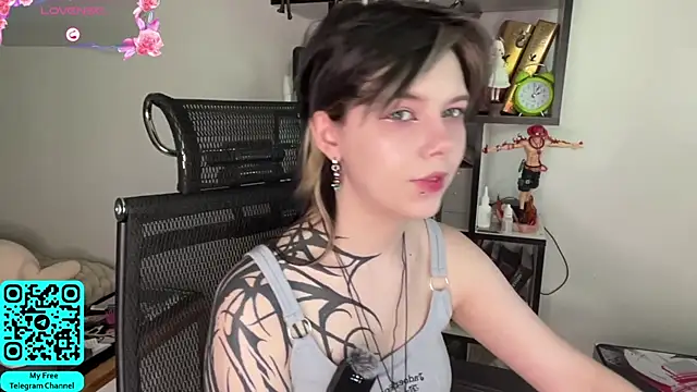 MadalynNosel online show from June 12, 2026, 7:06 am