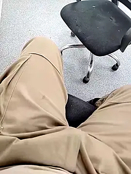 samosa7678 online show from April 12, 2026, 1:36 pm