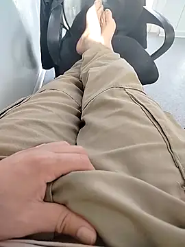 samosa7678 online show from April 9, 2026, 4:13 pm