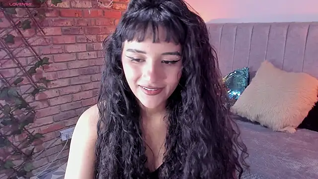 Hanna Clark   online show from April 26, 2026, 12:35 pm
