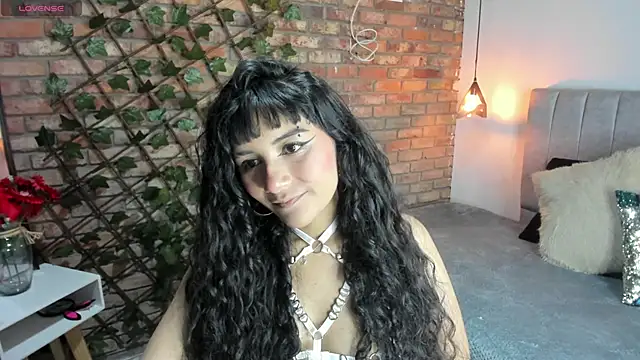 Hanna Clark   online show from April 28, 2026, 12:31 pm