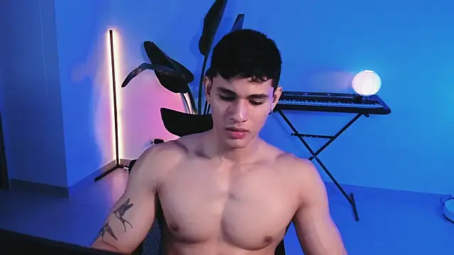 Massimo Rinaldi online show from April 20, 2026, 4:48 am