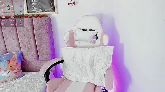 alisson boobs   online show from July 3, 2026, 11:00 pm