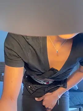 latinacaro- online show from April 21, 2026, 10:33 am