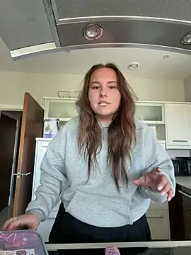 Hollpopss online show from April 23, 2026, 12:00 pm