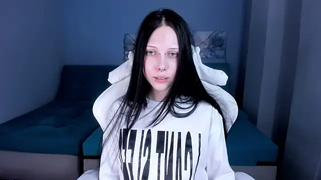 SugarBunny18 online show from July 5, 2026, 4:19 am