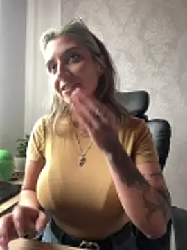 Isabella varella- online show from June 19, 2026, 4:57 pm