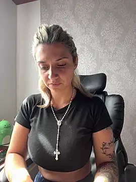 Isabella varella- online show from June 22, 2026, 2:25 pm