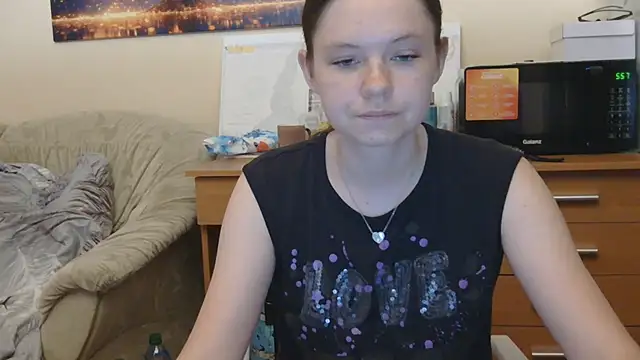 JessicaHolland1 online show from June 26, 2026, 5:41 pm