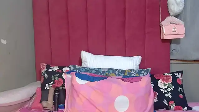 PinkyxGodess online show from June 16, 2026, 5:40 am