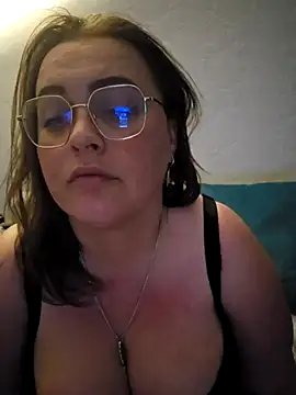 nika-W online show from May 10, 2026, 9:27 pm