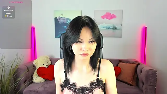 LilySparkls online show from May 28, 2026, 12:55 pm