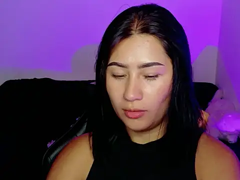 EvelynLeen  online show from July 10, 2026, 9:15 pm