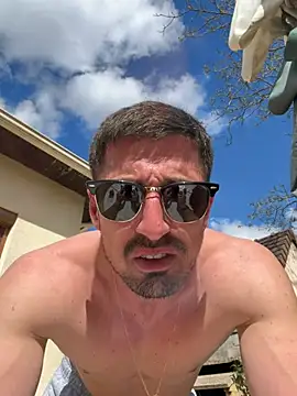 Snapshot of lafrizouye chatting on April 16, 2026, 1:56 pm lafrizouye online show from April 16, 2026, 1:56 pm