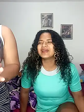 Peluchita girl online show from April 21, 2026, 3:40 pm